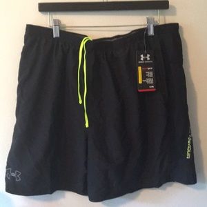 Under Armour men’s running short with liner